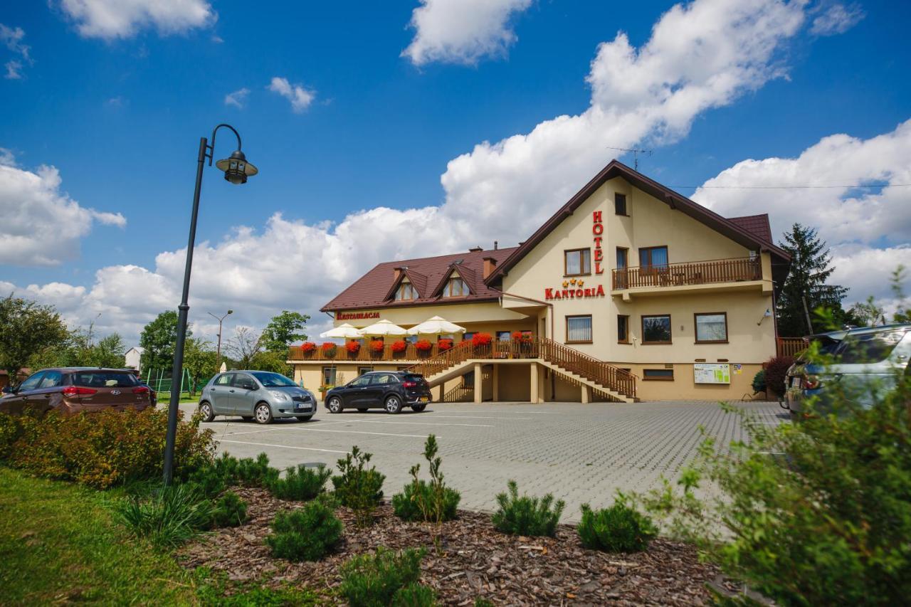 坎托利亚酒店 Tarnów 外观 照片